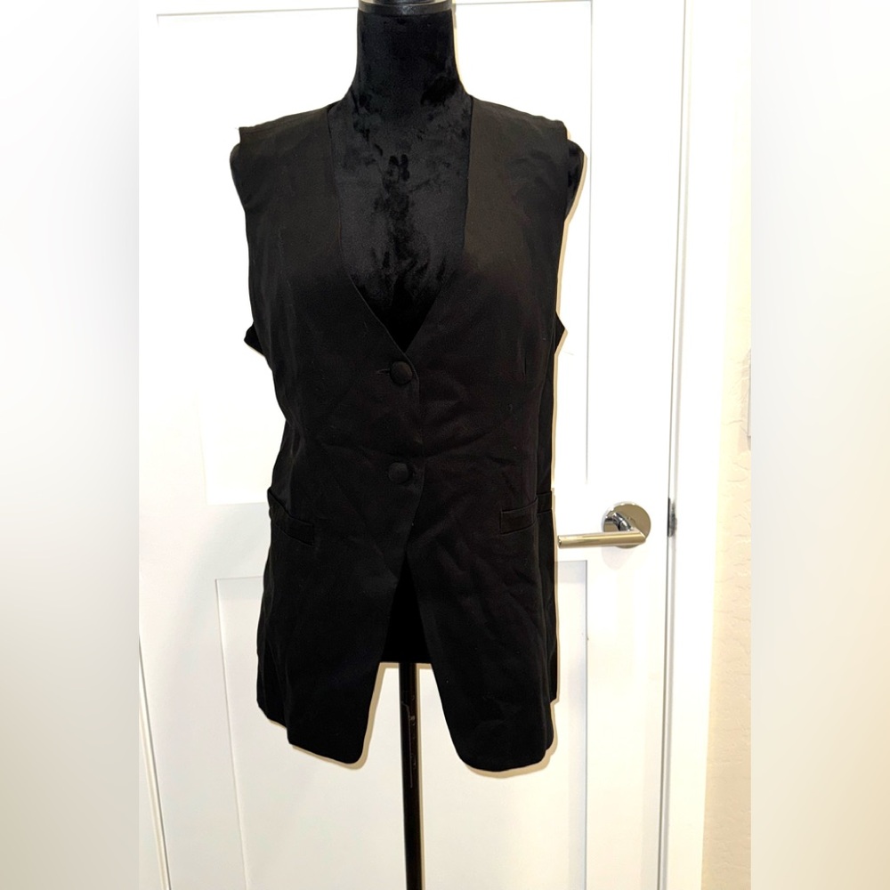 Reformation Casey Black sleeveless button up Vest XL